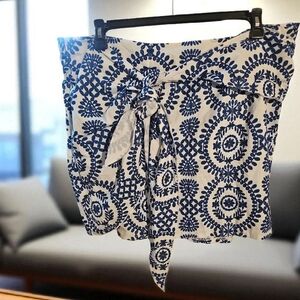 SHEIN Curve Blue and White Patterned Skirt